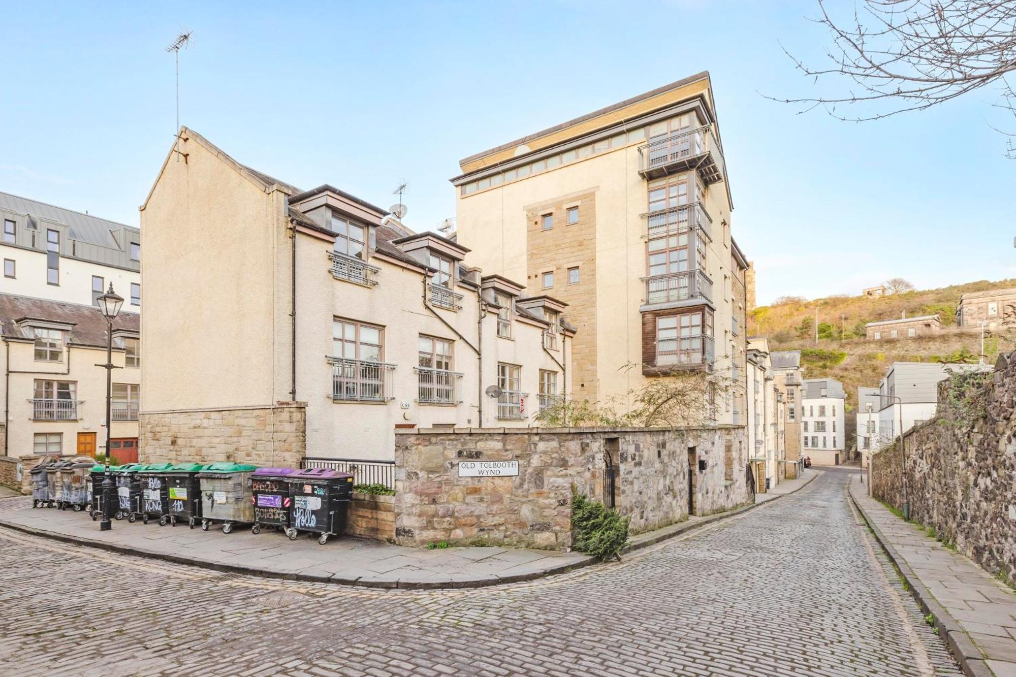 Joivy Stylish Apartment With Balcony In Old Town Edinburgh Exterior photo