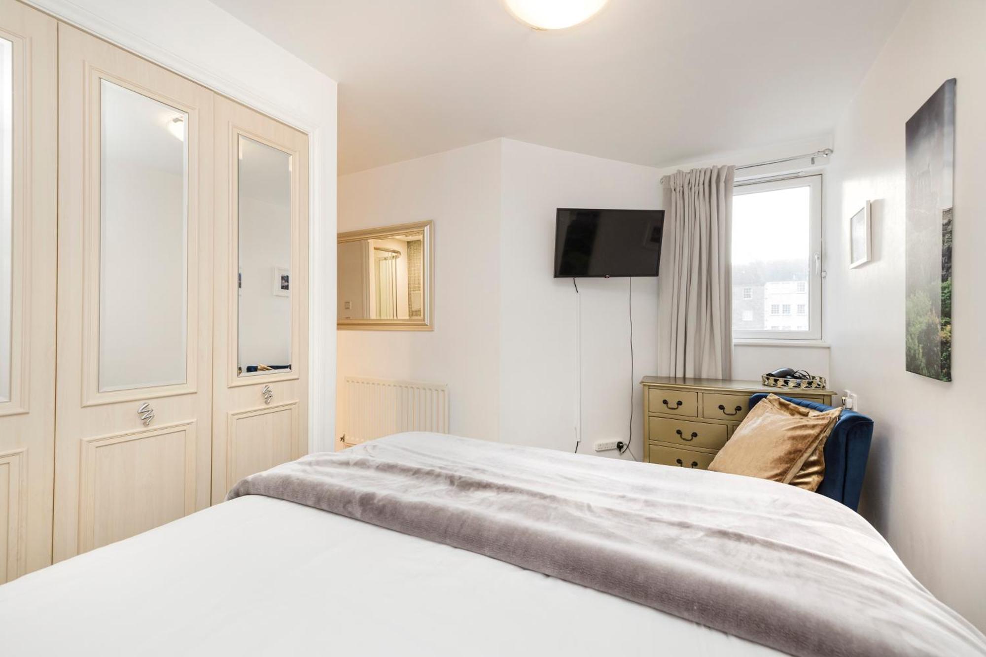 Joivy Stylish Apartment With Balcony In Old Town Edinburgh Exterior photo